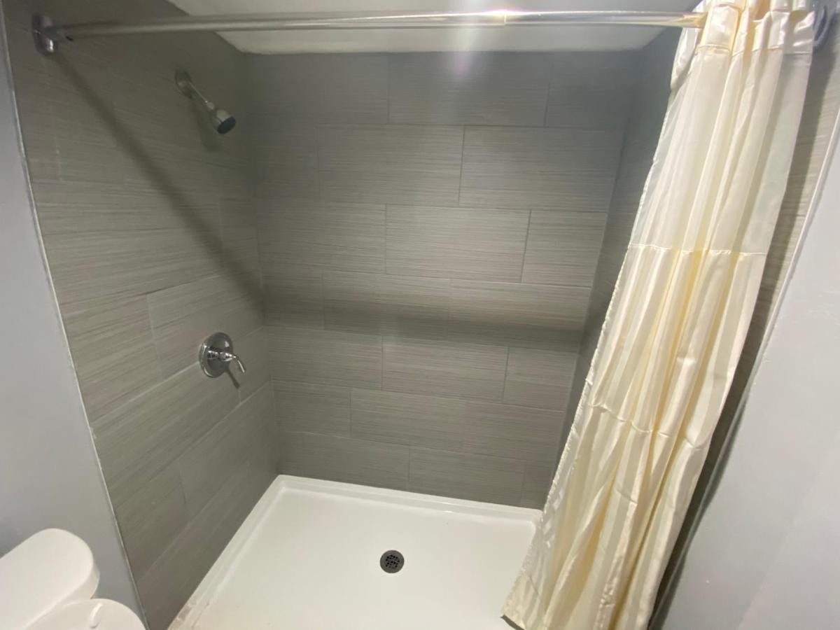 Americas Best Value Inn - Гейнсвилл Экстерьер фото