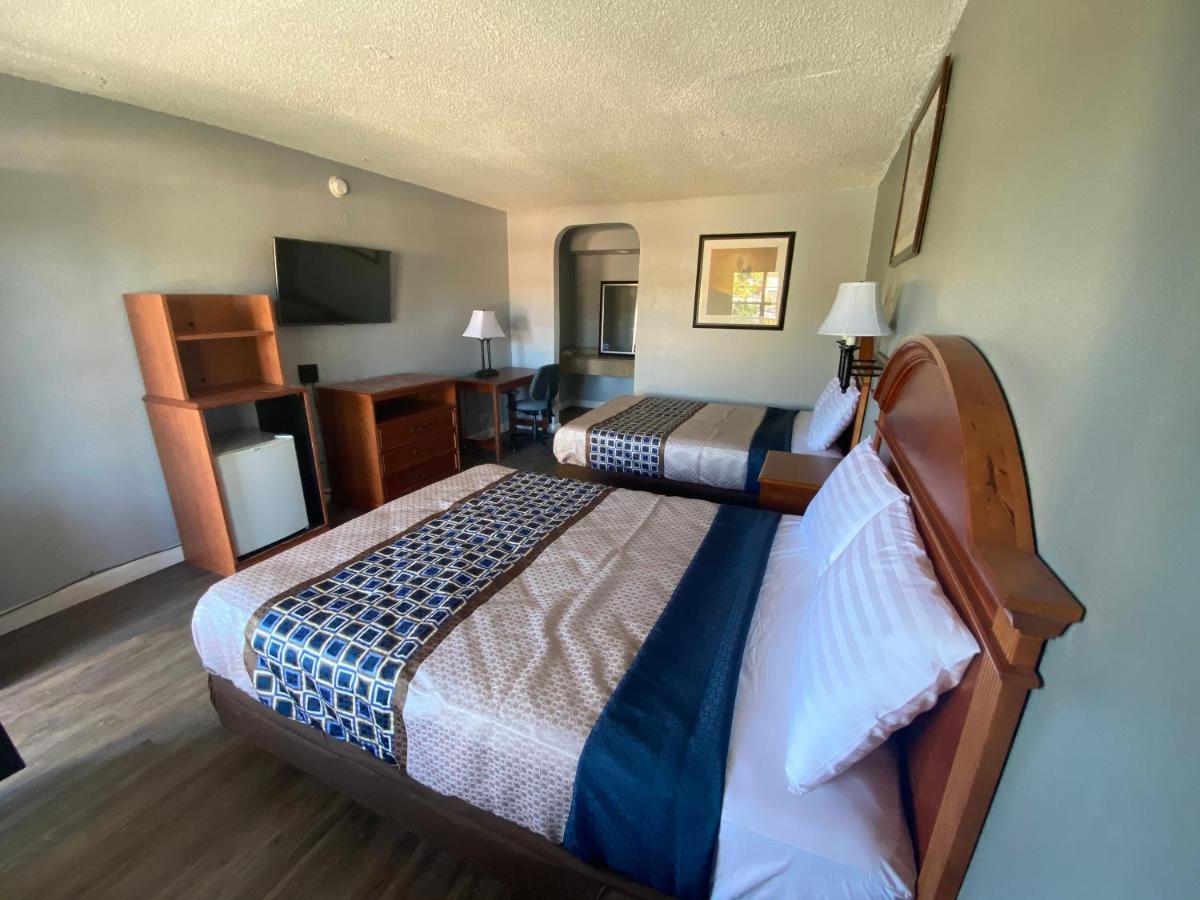 Americas Best Value Inn - Гейнсвилл Экстерьер фото