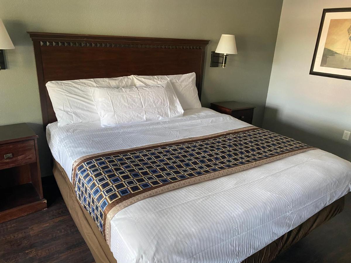 Americas Best Value Inn - Гейнсвилл Экстерьер фото