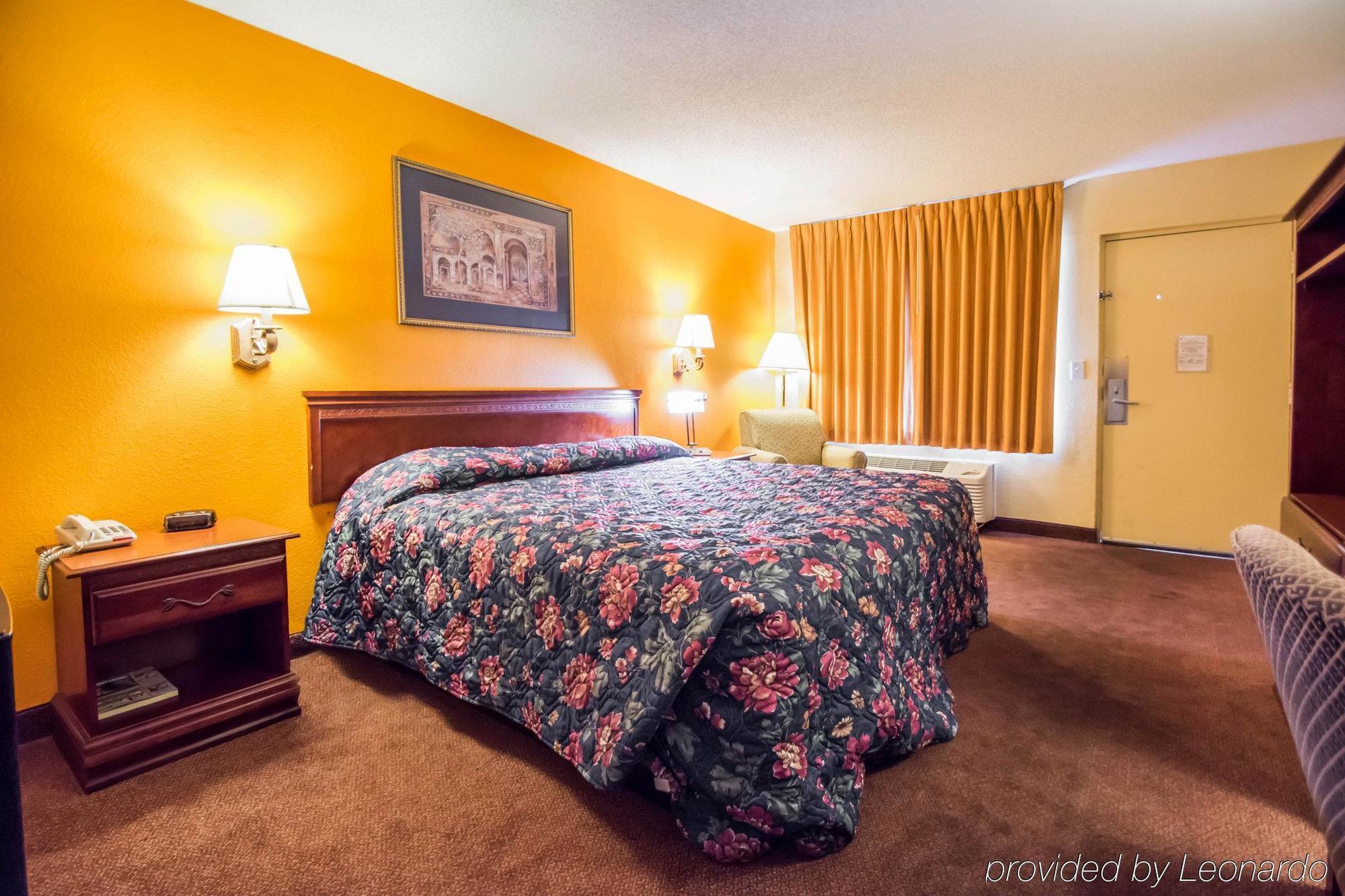 Americas Best Value Inn - Гейнсвилл Экстерьер фото