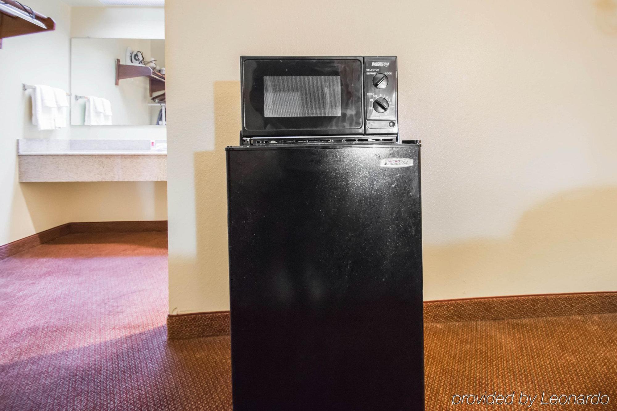Americas Best Value Inn - Гейнсвилл Экстерьер фото