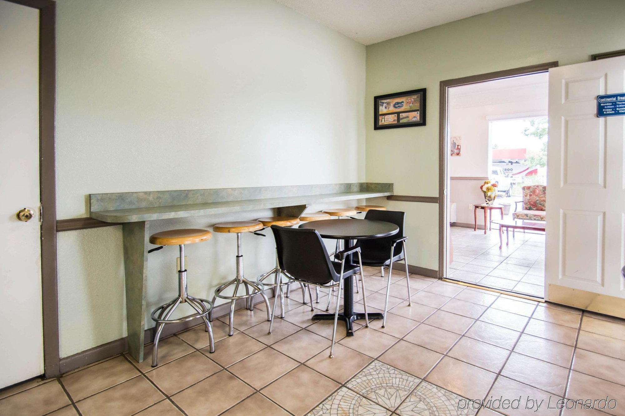 Americas Best Value Inn - Гейнсвилл Экстерьер фото