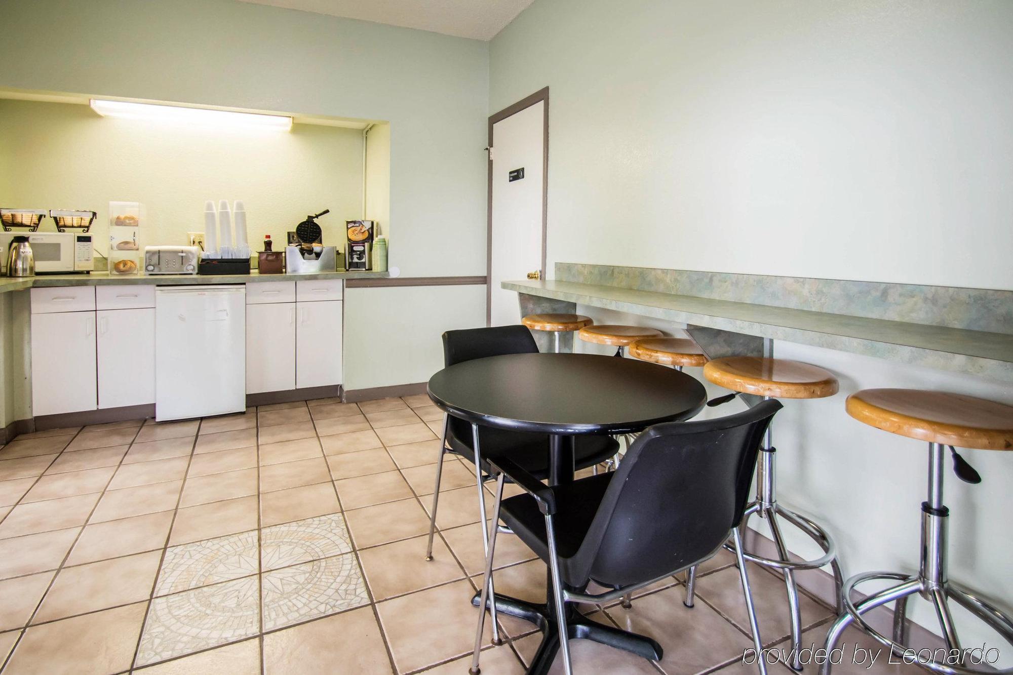 Americas Best Value Inn - Гейнсвилл Экстерьер фото