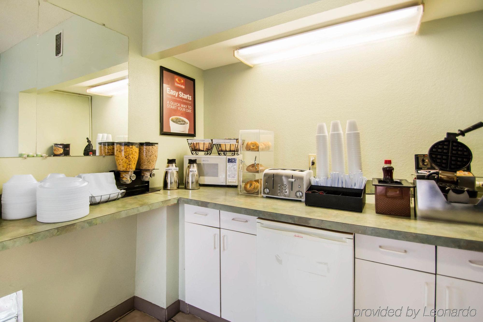 Americas Best Value Inn - Гейнсвилл Экстерьер фото