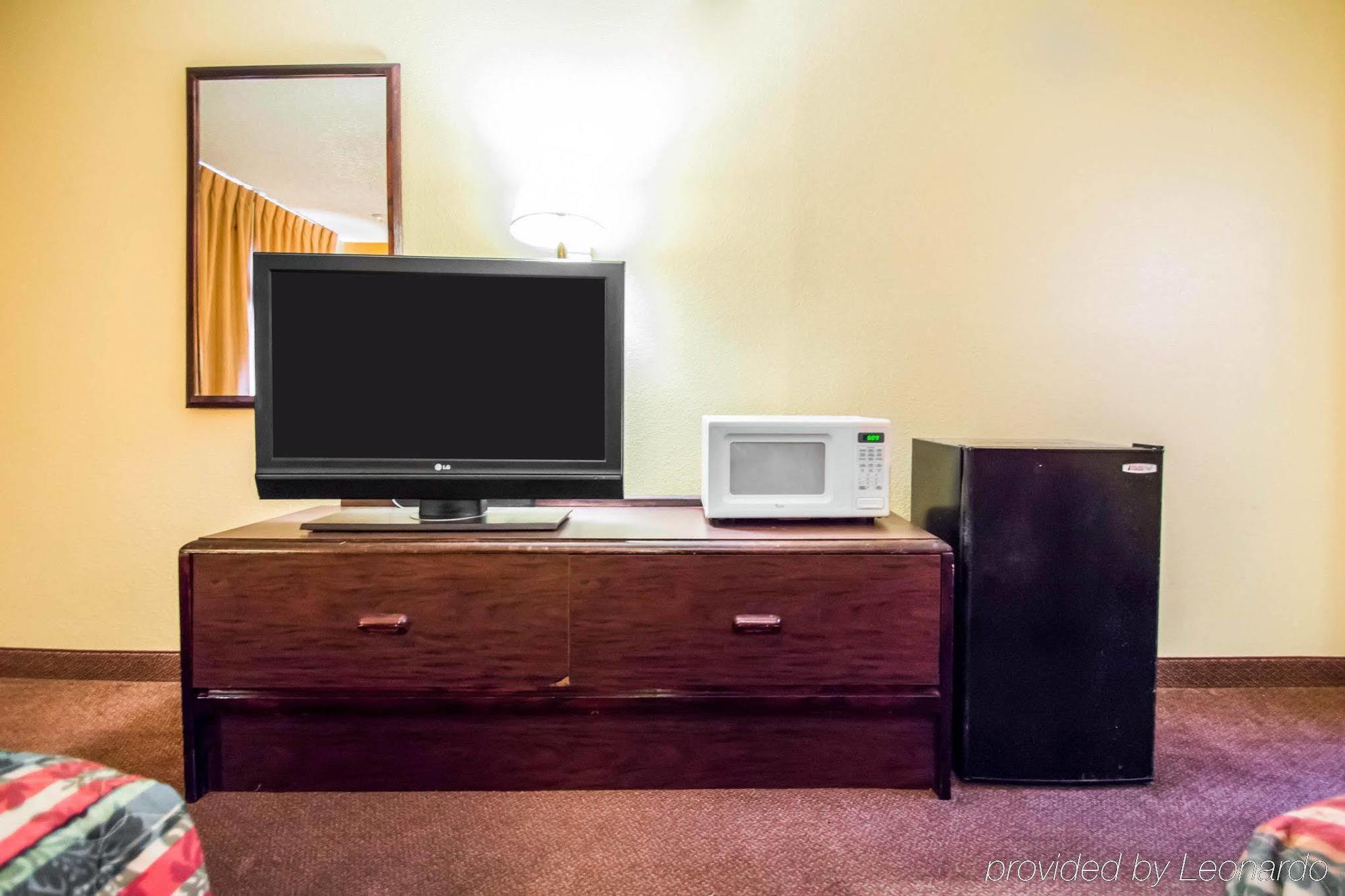 Americas Best Value Inn - Гейнсвилл Экстерьер фото