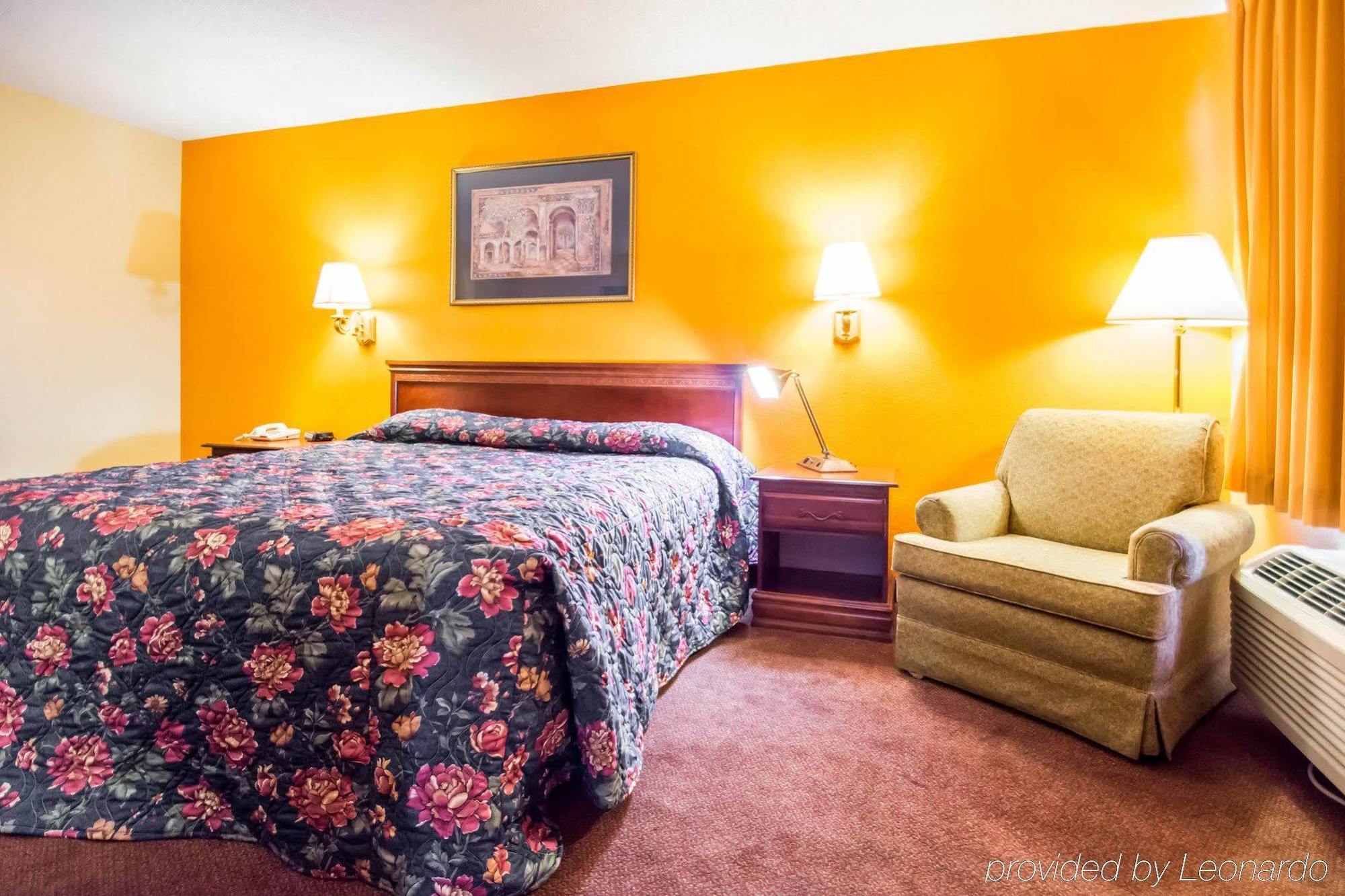 Americas Best Value Inn - Гейнсвилл Экстерьер фото